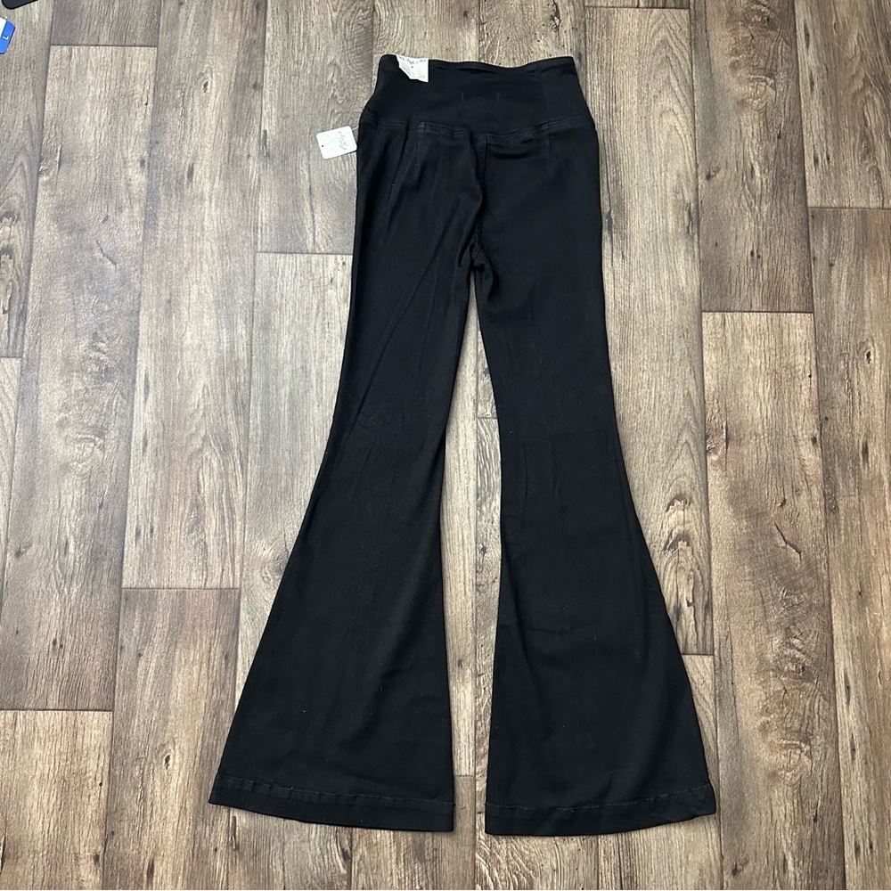 FREE PEOPLE - We The Free High Rise Flared Black Noir Pants Size 25 - Picture 4 of 6